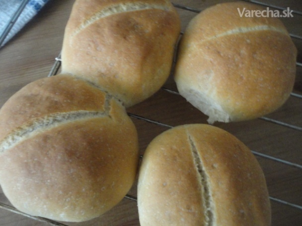 Klasické žemličky z chlebovej múky (fotorecept)
