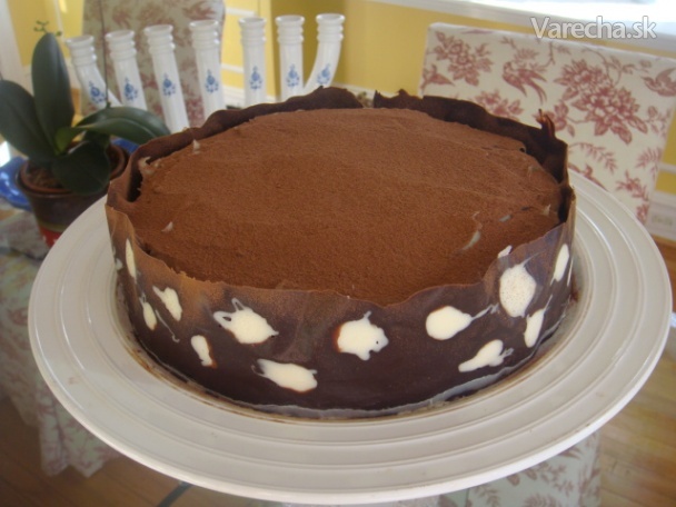 Čokoládová torta v bodkovanom golieri (fotorecept)