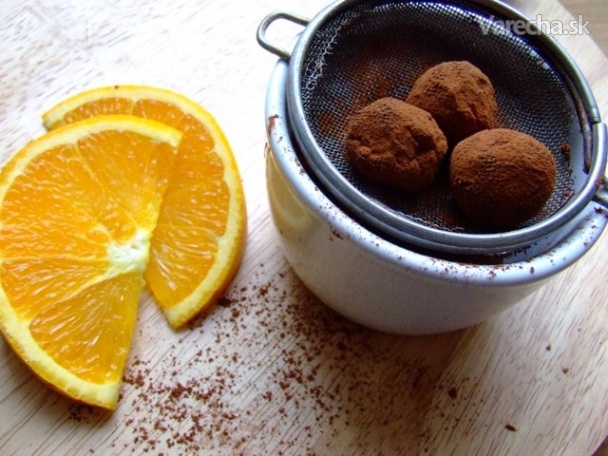 Čokoládovo-pomarančové pralinky z troch surovín