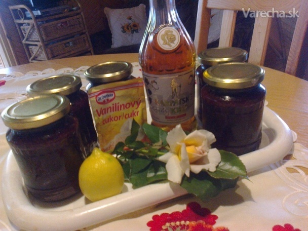Jahodový džem s vanilkou a koňakom (fotorecept)