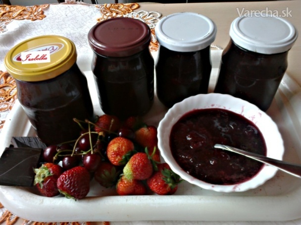 Čerešňovo-jahodový džem s čokoládou (fotorecept)