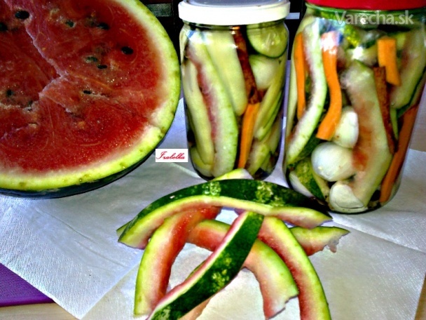 Kôra z červeného melónu v sladkokyslom náleve (fotorecept)
