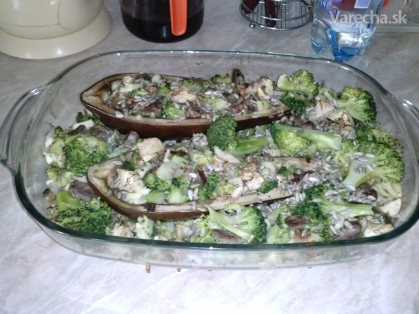 Baklažán zapečený s brokolickou a kuracími srdiečkami
