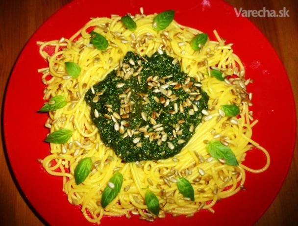 Kukuričné špagety s pestom