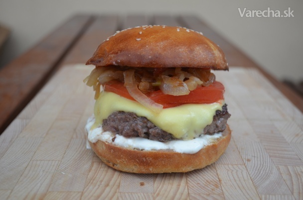 Recept - Kráľovský hamburger s domácou žemľou 