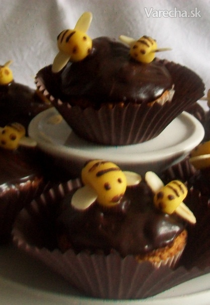 Čokoládovo-banánove muffiny a včielka Maja (fotorecept)