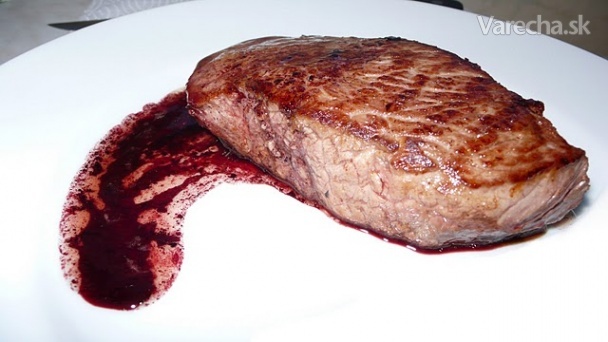 Hovädzí steak s redukciou z červeného vína