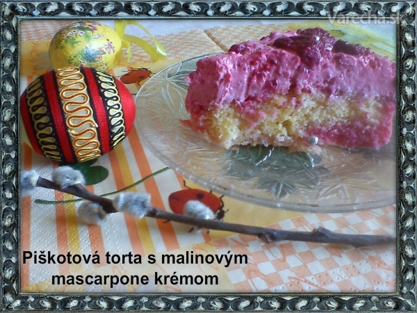 Piškótový koláč s malinovým mascarpone krémom