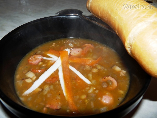Recept - Šošovicová polievka s párkom