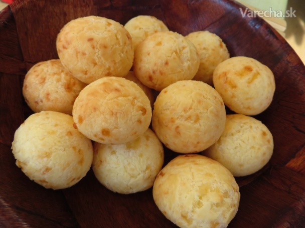 Pao de queijo (pau di kejžu) - syrové žemličky z Brazílie (fotorecept)