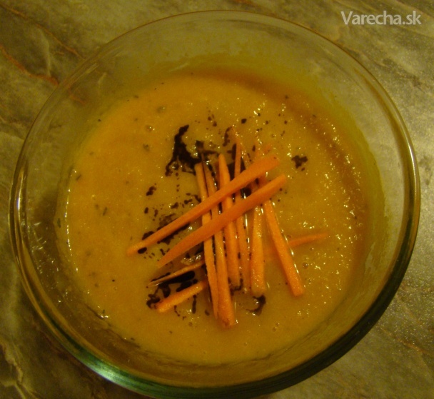 Krémová mrkvovo-feniklová polievka