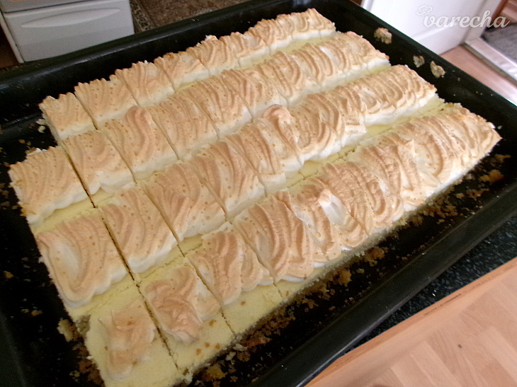 Krehký tvarohový koláč