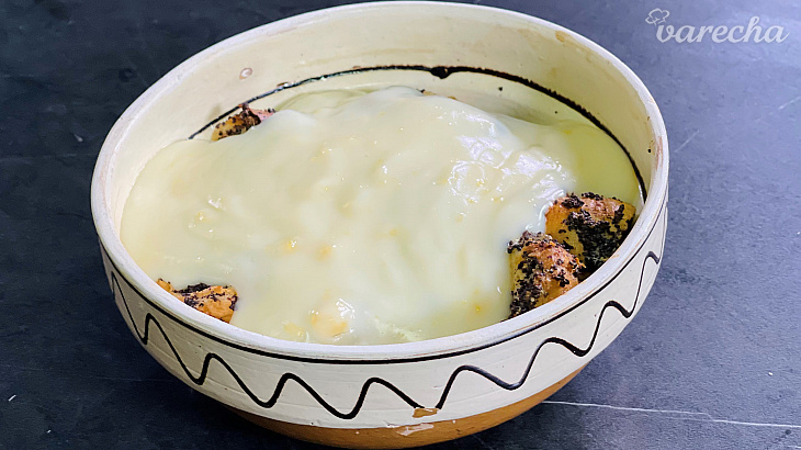 Makové guba suflé s vanilkovým krémom