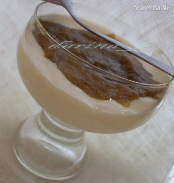 Jogurtový krém s rebarborovým pyré