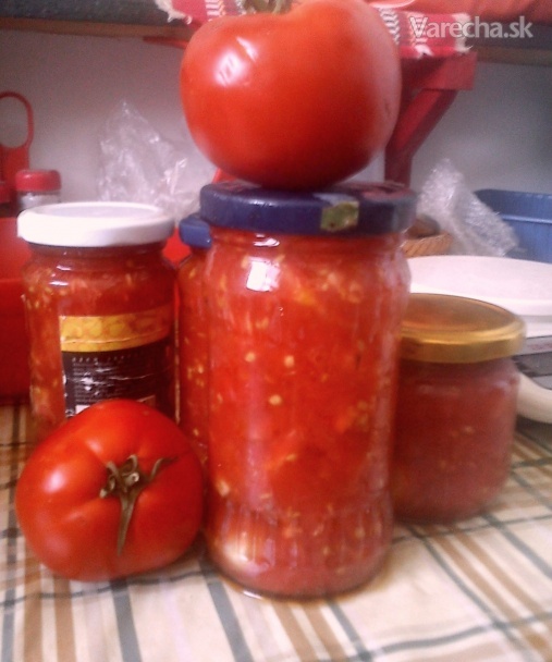 Sterilizované krájané paradajky