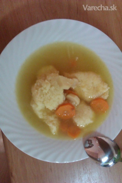 Maslová polievka s knedličkami