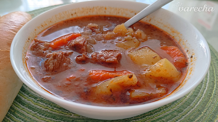 Hovädzia gulášová polievka