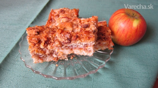 Jablkovo-orechový koláč so špaldou (fotorecept)