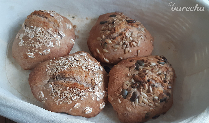 Celozrnné žemle cez noc