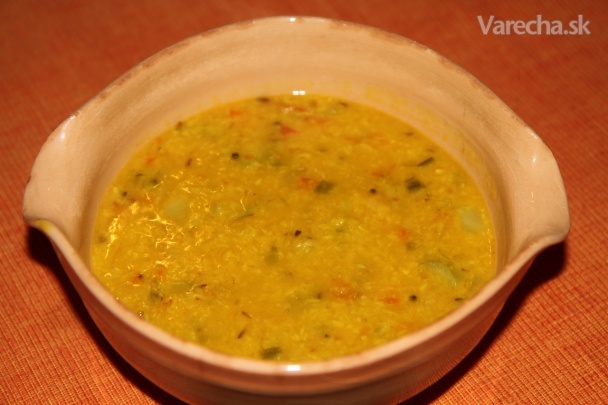 Hustá strukovinová polievka na indický spôsob (vegan)