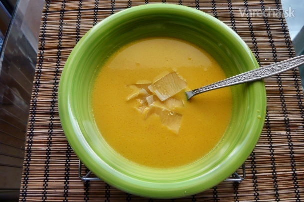 Mrkvovo-kokosová polievka s chilli