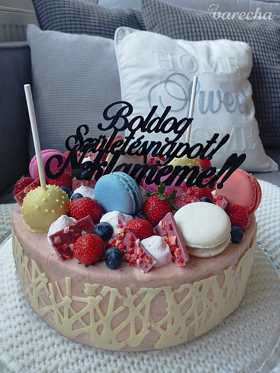 Citrónovo-jahodová narodeninová torta