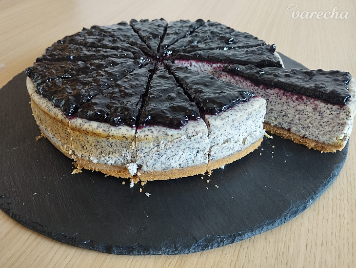 Makový cheesecake s čučoriedkovým džemom