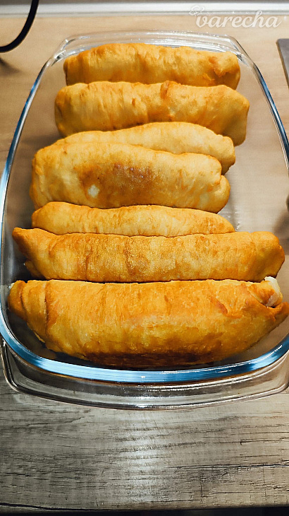 Domáce plnené langoše s bryndzou a mozzarellou