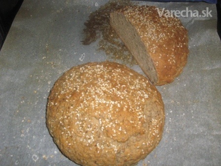 Celozrnný chlieb