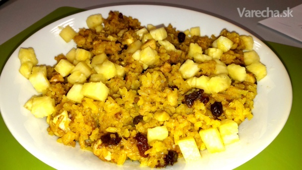 Hrozienková karí ryža s kešu a ananásom (fotorecept)