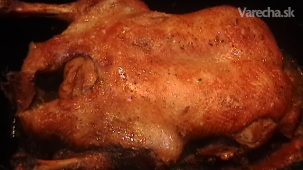 Pečená kačica plnená jablkom & červená kapusta na karameli (fotorecept)
