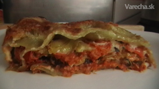 Špenátové lasagne so sójovým mäsom a zeleninou (fotorecept)
