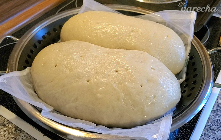 Parená kysnutá knedľa (videorecept)