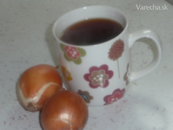 Cibuľový čaj s karamelom a majoránkou