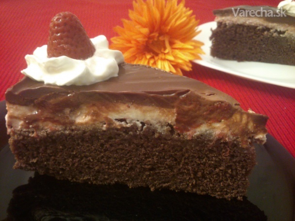 Tvarohovo-jahodová torta s čokoládovou smotanou (fotorecept)