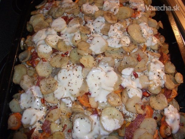 Zaúdené zemiaky s mozzarellou a mrkvičkou