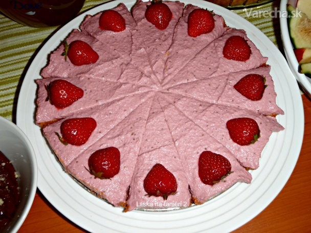 Raw jahodová torta (fotorecept)