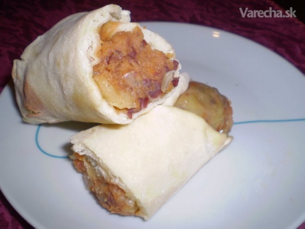 Pita placka plnená červenou fazuľou (fotorecept)