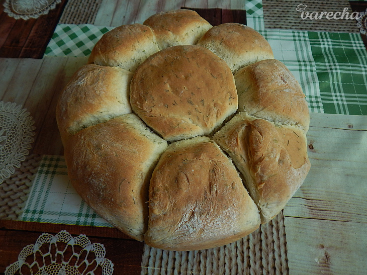 Domáci chlebík s kôprom v tvare kvetu (fotorecept)