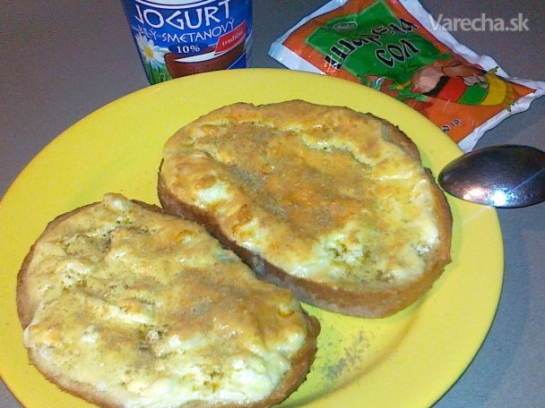 Zapekané chlebíky so syrom a vajíčkom - Сандвич с яйце и сирене.