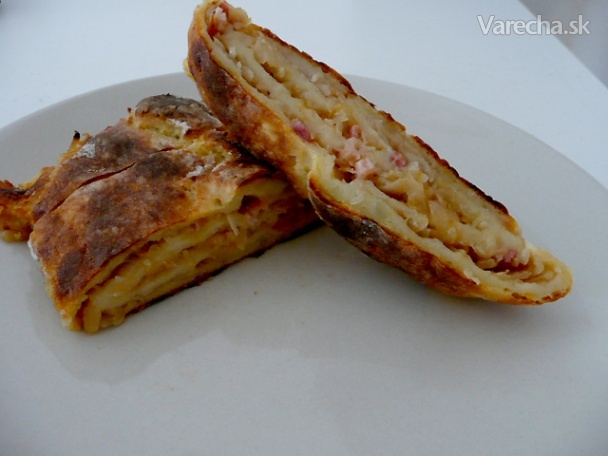 Recept - Zemiakový koláč plnený kyslou kapustou a slaninou 