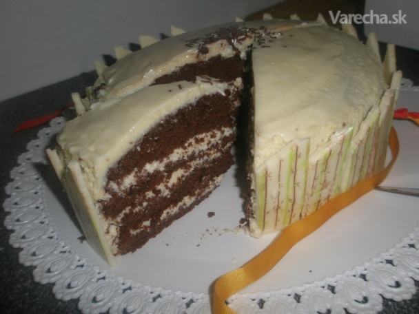 Cviklová torta s bielou čokoládou a tvarohom (fotorecept)