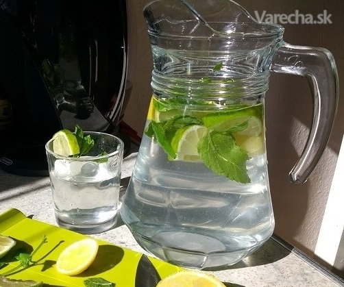 Mätová voda s citrónom a limetkou (videorecept)