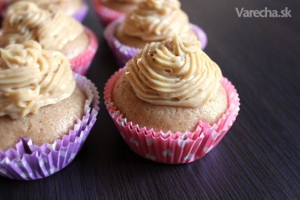 Vanilkové cupcakes so škoricovým krémom (fotorecept)