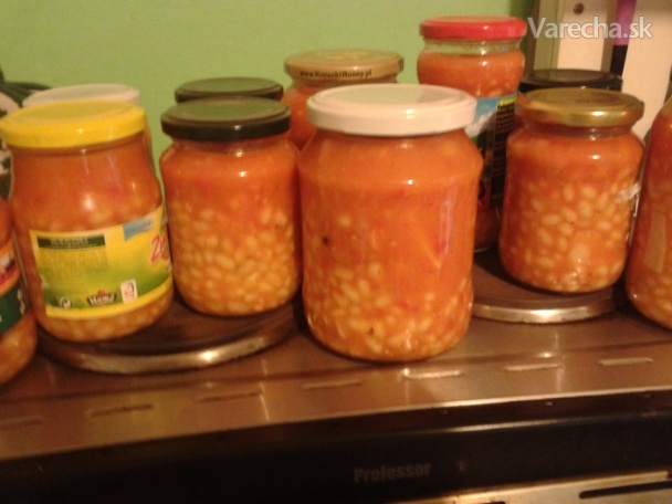 Fazuľa a párky s paprikou a paradajkami (fotorecept)