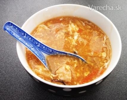 Čínska ostro-kyslá polievka s kuracím mäsom (fotorecept)
