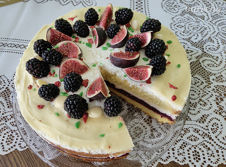 Torta s černicovým želé a tvarohovou plnkou (fotorecept)