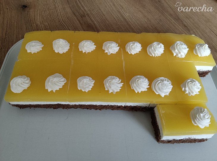 Šumienkové rezy s tvarohovo-jogurtovou plnkou