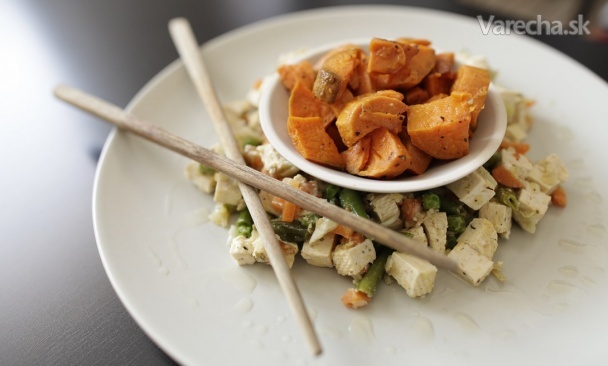 Zeleninové tofu so zemiakmi batáty