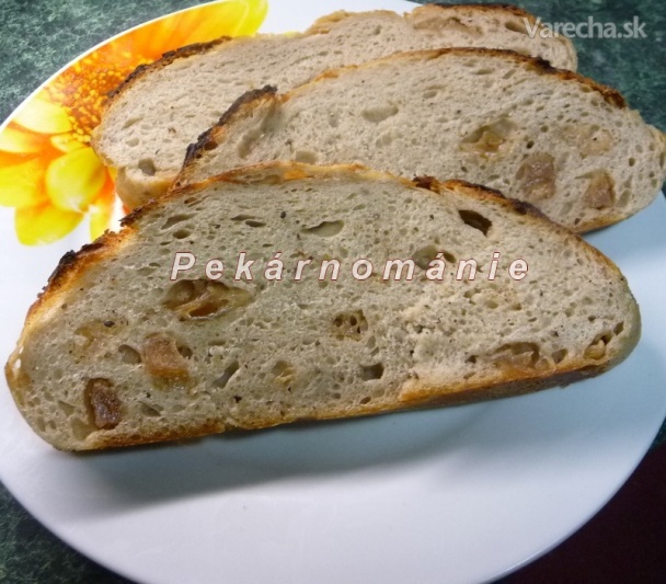 Kváskový chléb se škvarkama (z remosky nebo trouby)